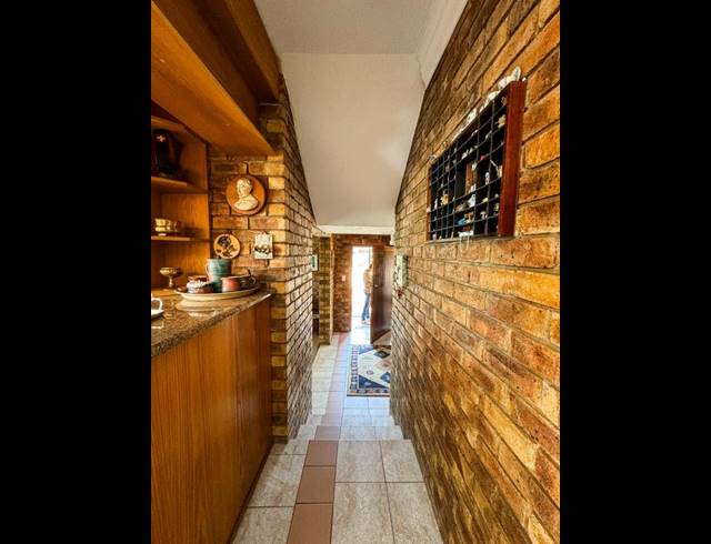 5 BEDROOM HOUSE FOR SALE IN MONTANA PARK